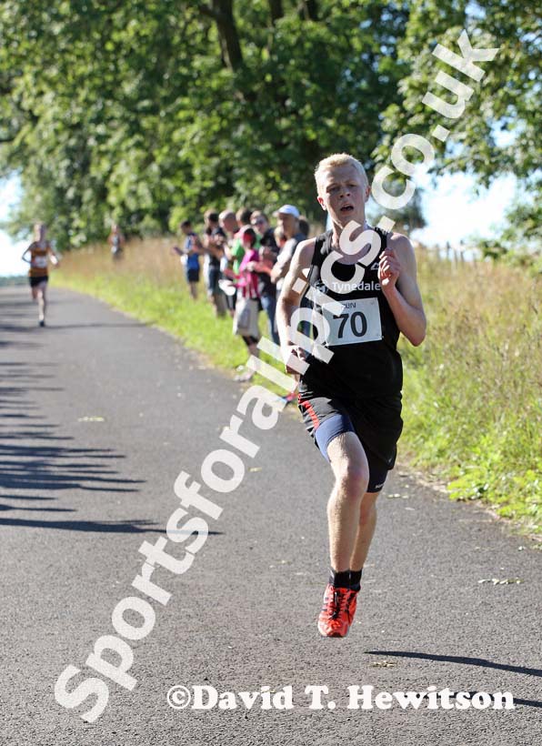 Jonny Currie (Tynedale) winning the 5k Run Northumberland Matfen. Photo: David T. Hewitson/Sports for All Pics